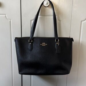NWT Coach Gallery Tote Bag Gold/Black